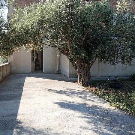 ελαιώνας μαγκράδι Holiday home *